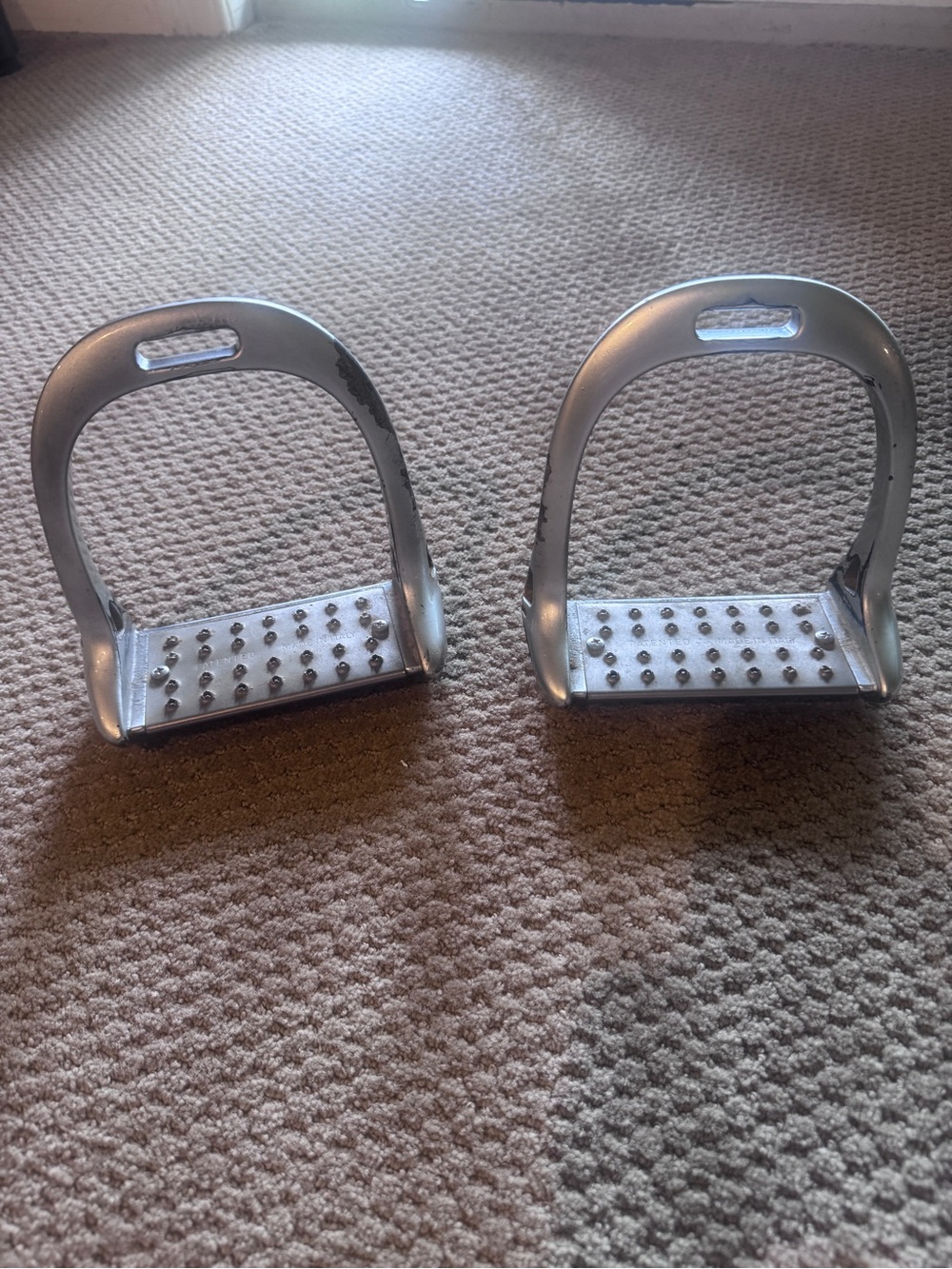 LORENZINI wide track aluminum jump stirrups